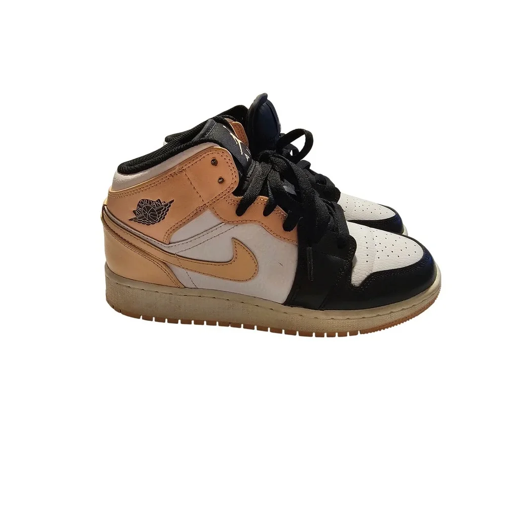 Jordan 1 Mid GS Arctic Orange Black White 554725-133 Mens 5Y Sneakers